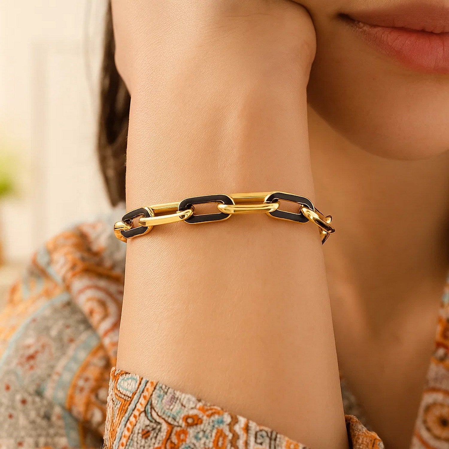 14k Yellow Gold Black Onyx Paperclip Gem Link Bracelet (7.00 mm)